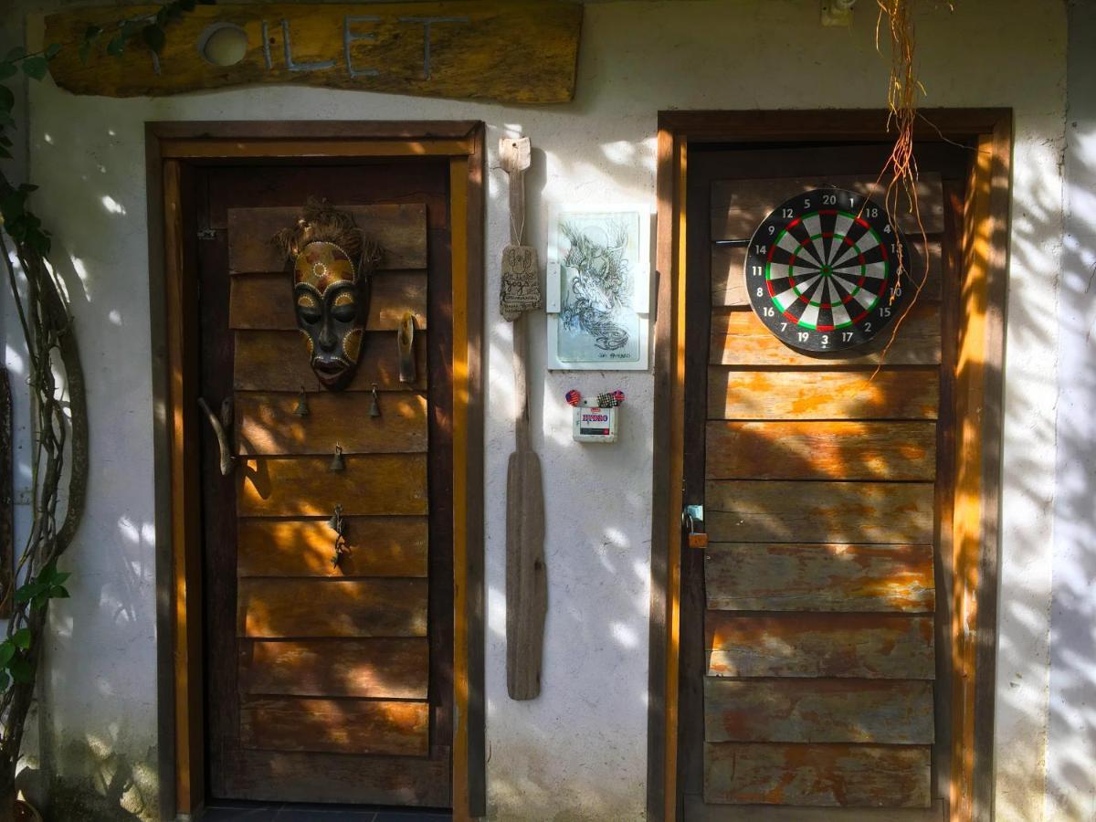 Merdeka House Maluk Kültér fotó