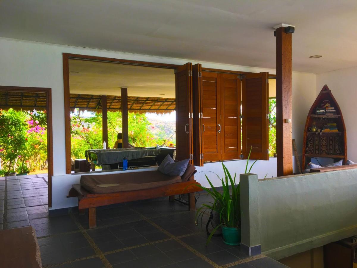 Merdeka House Maluk Kültér fotó