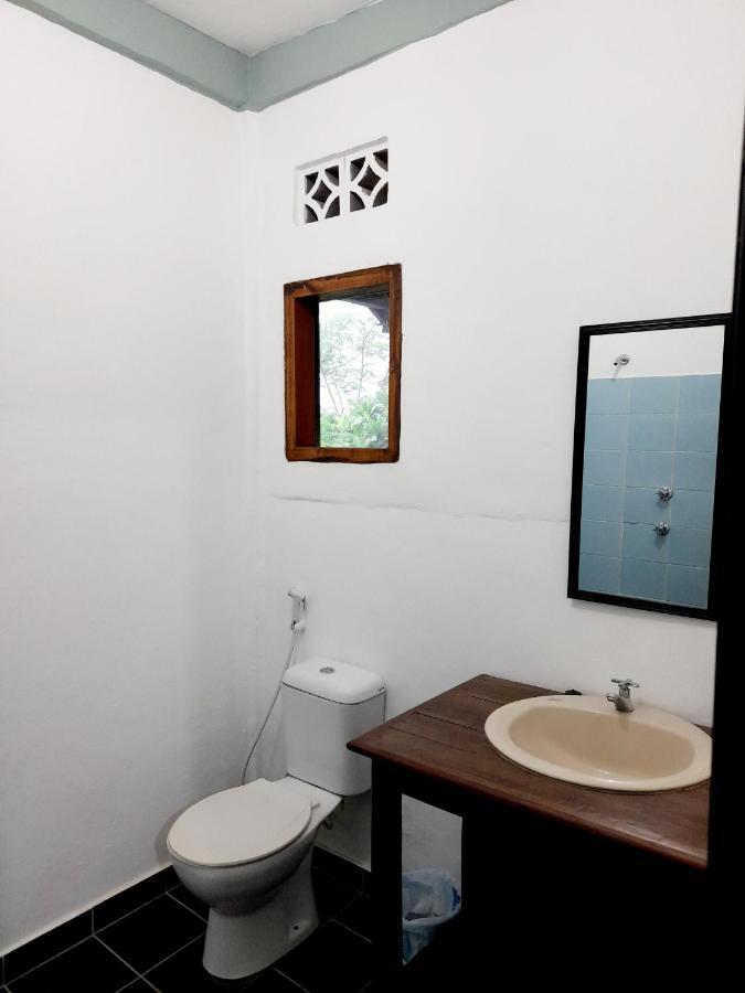 Merdeka House Maluk Kültér fotó