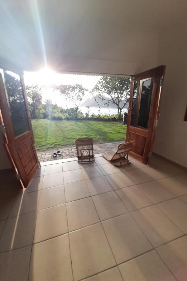 Merdeka House Maluk Kültér fotó