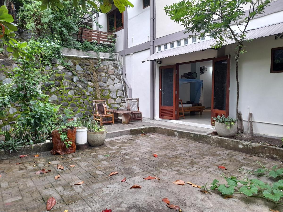 Merdeka House Maluk Kültér fotó