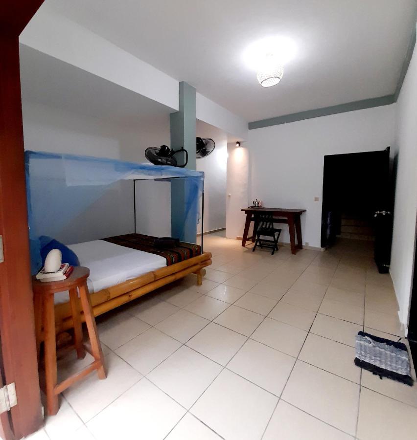 Merdeka House Maluk Kültér fotó