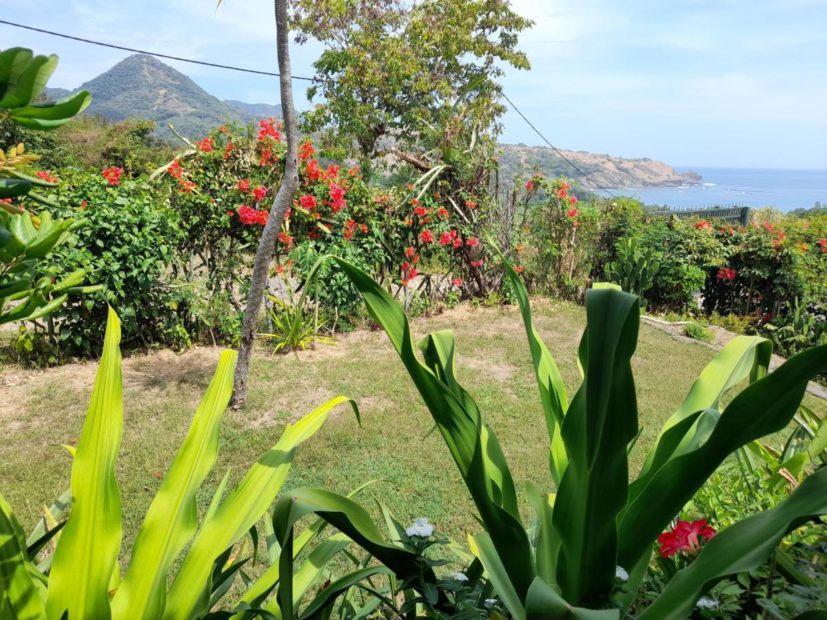Merdeka House Maluk Kültér fotó